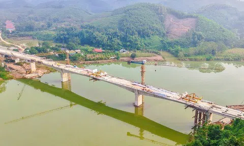 Đèo Cả chính thức hợp long cây cầu lớn nhất trên cao tốc Tuyên Quang - Hà Giang dài 77km
