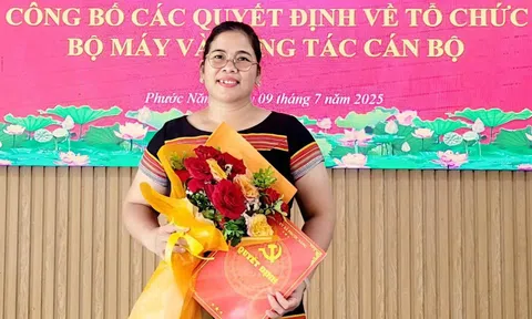 Nữ Chủ tịch Mặt trận Tổ quốc xã người Ca Dong và phong trào “Vì an ninh Tổ quốc”, kết nối yêu thương