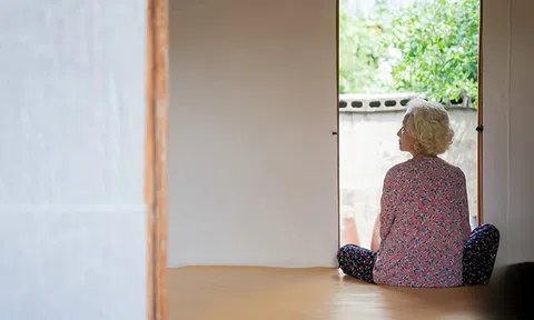 Cho con gái vay 5 tỷ đồng mua nhà, hàng tháng con đều trả đúng hạn: Vừa thấy 1 tờ giấy trong thùng rác, tôi muốn đòi tiền ngay