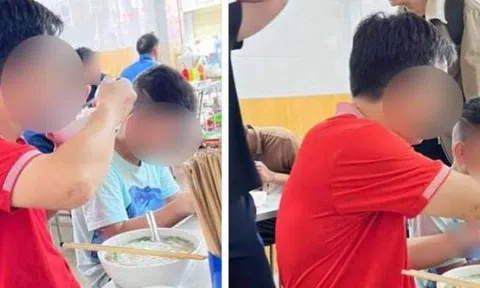 Bức ảnh 2 cha con trong quán ăn ở Hà Nội gây tranh luận gắt: Người đăng không sai, nhưng tại sao vẫn bị “ném đá” ngược?