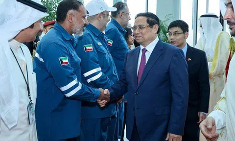 Thăm tổ hợp 27 tỷ USD là niềm tự hào của Kuwait, Thủ tướng đề cập tới siêu dự án có 3 nước tham gia ở Việt Nam