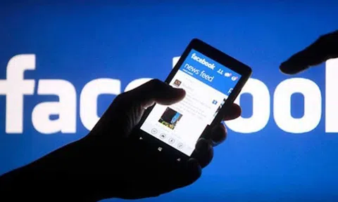 Chủ một doanh nghiệp khóc ròng vì 7 group Facebook "bay màu" chỉ sau một cuộc gọi