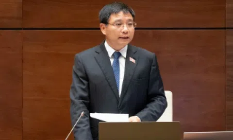 Yêu cầu cấm ngân hàng ép khách mua bảo hiểm khi vay vốn