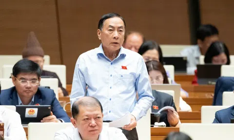 Lo viên chức làm ‘chân trong, chân ngoài’ dễ xung đột lợi ích