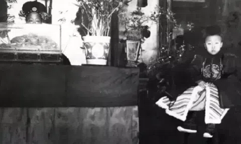 Phổ Nghi khóc thét khi đăng cơ, cha ruột liền vỗ về bằng 6 chữ: Về sau từng chữ đều ứng nghiệm