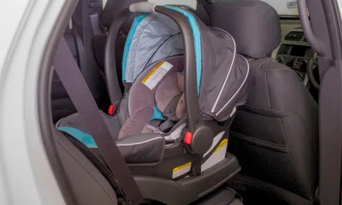 Ủy ban ATGT Quốc gia hướng dẫn phân loại và chọn lựa các thiết bị an toàn cho trẻ em trên ô tô theo đúng lứa tuổi