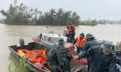 Đẩy mạnh dự trữ nhu yếu phẩm cho khu vực bị cô lập