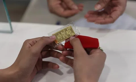 Giá vàng bất động, người mua 2 tuần qua lỗ nặng