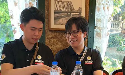 Bật mí về con trai 21 tuổi hài hước, năng động của ca sĩ Trọng Tấn