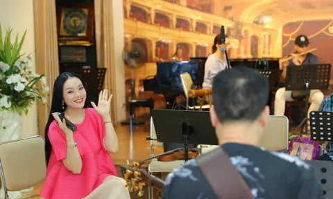 Nữ ca sĩ vừa được thành Phó Giáo sư ở tuổi 43: Hôn nhân viên mãn với chồng 2 là Viện trưởng