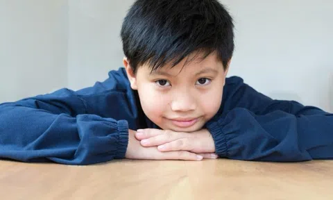 Người có khuôn mặt này thường bị phán xét KHÔNG THÔNG MINH, khoa học chứng minh: Chẳng phải!