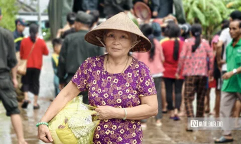Đắk Lắk ngày sau lũ: Mỗi bữa cơm là niềm hy vọng