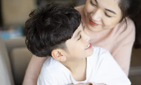 6 hành vi lúc nhỏ chỉ ra: Con lớn lên rất yêu thương mẹ!