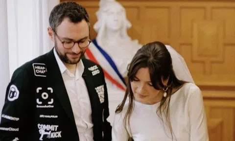 Tiết lộ số tiền chú rể Pháp nhận được khi bán quảng cáo trên vest cưới