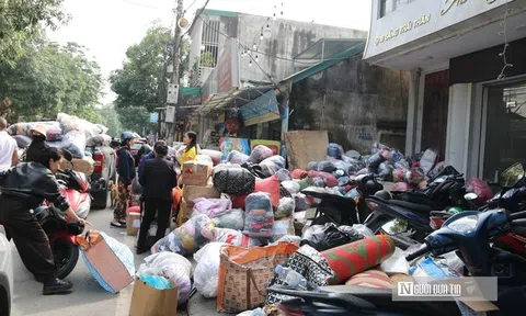 Từ Nghệ An gửi miền xa: Chở nặng nghĩa tình, san sẻ nỗi đau vùng lũ