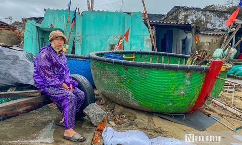 Chênh vênh làng chài ven biển trước thiên tai - Kỳ 1: Xuân Thạnh gắng gượng "hồi sinh" sau bão