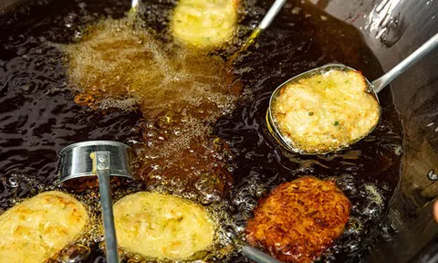 4 loại dầu ăn nhiều "phá gan", thơm ngon mấy cũng hạn chế