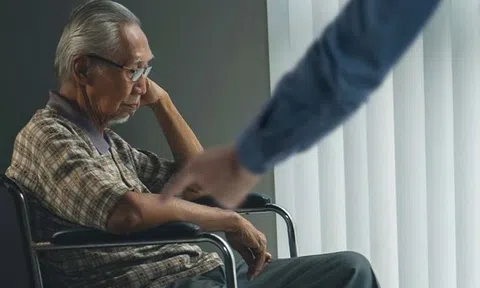 Mẹ qua đời, 3 con kiện bố 80 tuổi ra tòa đòi thừa kế 7 bất động sản: Tòa án có phán quyết khiến 1 bên "trắng tay"