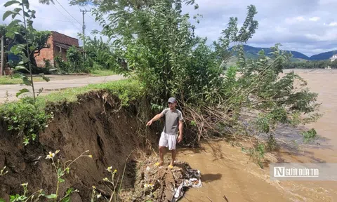 "Mưa xuống là không dám chợp mắt": Làng vùng cao đối mặt nguy cơ mất nhà, mất đường trong lũ