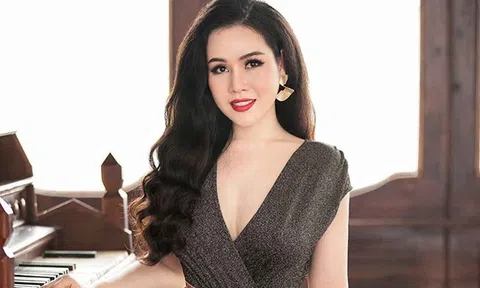 “Nấm lùn showbiz Việt” lấy chồng Tây cao m9 ra thông báo gấp