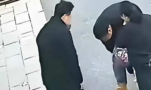 500.000 người theo dõi vụ cậu bé 11 tuổi nuốt nhầm miếng vàng 10g