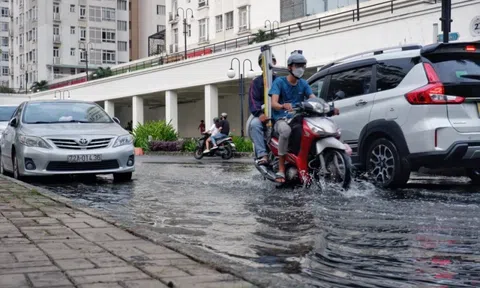 Khu 'nhà giàu' TP.HCM thường xuyên ngập, sao giá nhà vẫn tăng nóng?