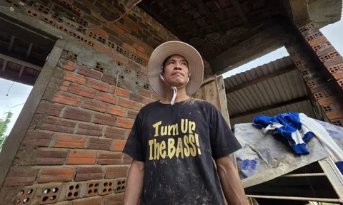 Ước mơ giản dị ở rốn lũ Hòa Thịnh: “Mong dựng lại căn nhà nhỏ cho con”