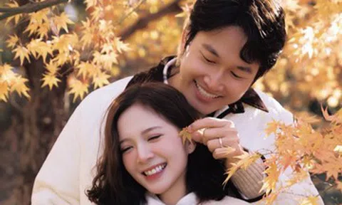 Diễn viên Khánh Huyền quá trẻ ở tuổi 54, Đình Tú khoe ảnh trăng mật với Ngọc Huyền