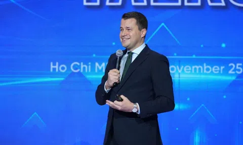 Giám đốc điều hành WEF: Người trẻ phải học cách hợp tác với máy móc