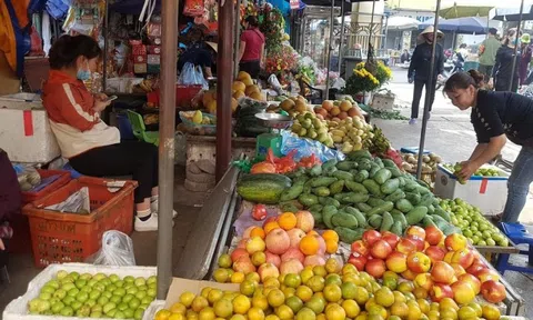 Đi chợ thấy 5 loại quả thì rẻ mấy cũng KHÔNG mua, người bán còn chẳng dám ăn