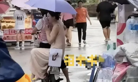 Mẹ đưa con gái 32 tuổi ra đường tìm chồng, tặng kèm nhà, xe; nhiều người than: "Nhìn mặt xong… không dám cưới!"