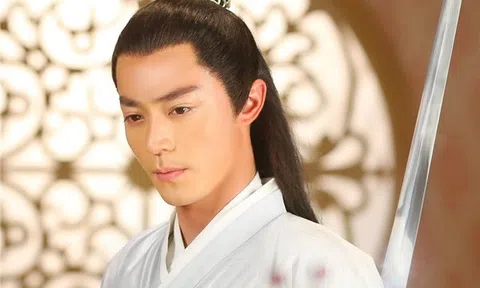 Ảnh thời trẻ của mỹ nam “mặt lạnh cơ địa”, U50 vẫn tiết kiệm nụ cười nhưng visual được ví như "siêu xe"