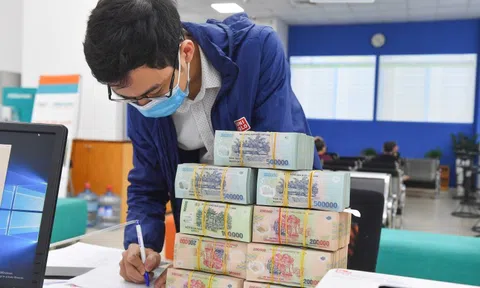 Ngân hàng dồn dập thanh lý tài sản thu hồi nợ