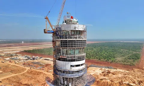 Cận cảnh 'búp sen thép' 3.500 tỷ đồng ở sân bay Long Thành đang tăng tốc về đích