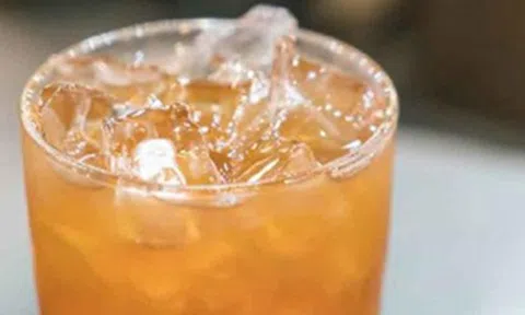 Loại nước "phá gan" chẳng kém rượu nhưng được coi là lành mạnh hơn, cả người lớn lẫn trẻ em đều thích