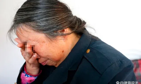 Vừa bị lừa hơn 3,7 tỷ đồng tiền tiết kiệm, người phụ nữ vẫn chuyển thêm “3,3 tỷ” cho kẻ lừa đảo: Cảnh sát không ngăn cản mà còn ủng hộ