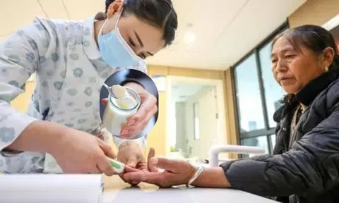 Người phụ nữ 61 tuổi uống sữa chua mỗi ngày trong 6 tháng, khám sức khỏe có 2 chỉ số khiến bác sĩ kinh ngạc thốt lên...