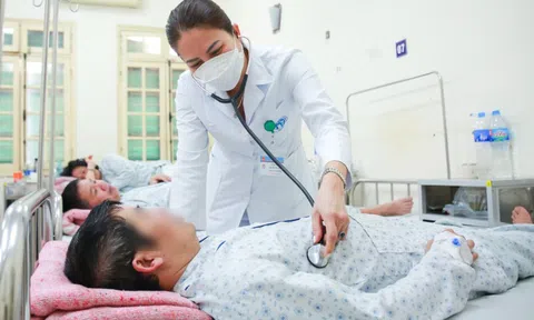 Đề xuất tăng mức đóng BHYT lên 6%, từng bước tiến tới miễn viện phí toàn dân