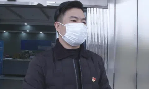 Tài khoản bị khấu trừ hơn 1 tỷ đồng nhưng không được thông báo, khách khiếu nại thì ngân hàng tuyên bố: “Đã xử lý đúng quy định”