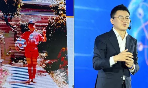 Cậu bé tò mò về cách đàn kiến "vận chuyển thức ăn" trong vườn nhà trở thành Giáo sư trí tuệ vật lý