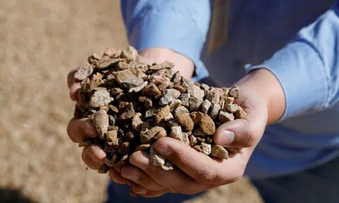 Đề xuất siết quản lý đất hiếm