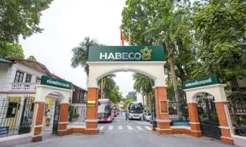 Ông chủ đứng sau nhà máy bia trăm tuổi trên 'đất vàng' Hà Nội