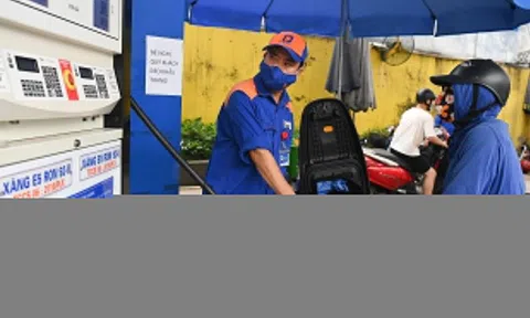 Giá xăng tăng mạnh