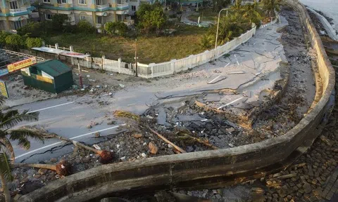 Thanh Hóa: Biển Hải Tiến tan hoang sau 3 cơn bão, chờ hơn 90 tỷ đồng để tái thiết