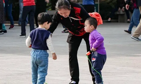 57 tuổi, tôi tự tạo “lương hưu thứ hai” từ việc giữ trẻ - thu đều hàng tháng và sống vui hơn hẳn