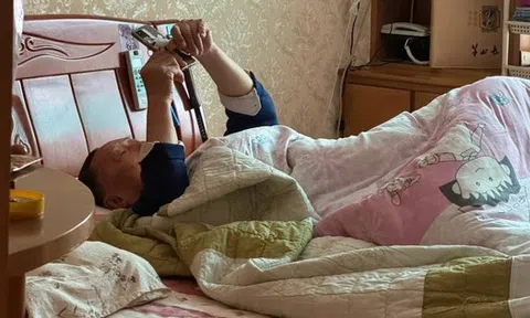 Chỉ nhìn 3 thứ trong phòng, cụ ông thuê giúp việc lương 50 triệu/tháng tin chắc mình "thắng đời"