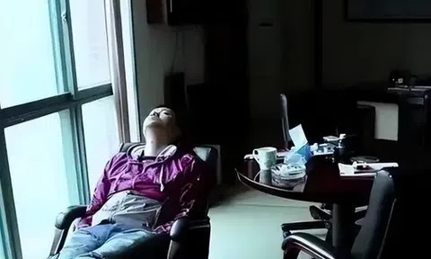 Chủ tập đoàn nghìn tỷ trắng tay vì nghe lời vợ