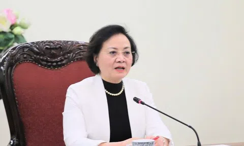 Hoàn thành sắp xếp trường học, trạm y tế cấp xã trước 31/12; lấy ý kiến rộng rãi dự thảo nghị định đánh giá, xếp loại cán bộ, công chức