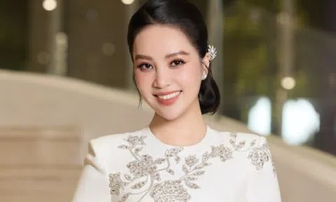 MC Thụy Vân VTV thon gọn, rạng rỡ tái xuất sau 3 tháng sinh con