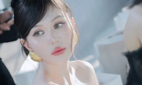 Ngọc Trinh da trắng nõn, Trọng Tấn 'kết đôi' với NSƯT Lan Anh